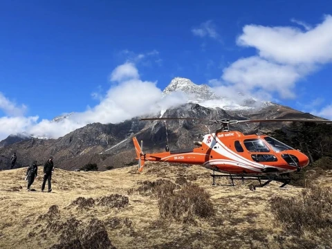 Best Time to Do the Everest Base Camp Helicopter Tour